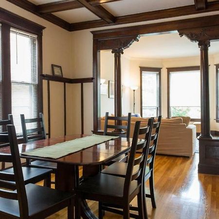 شقة Wrigley Oasis! Steps From The Field! - 3Bd 1Ba شيكاغو المظهر الخارجي الصورة